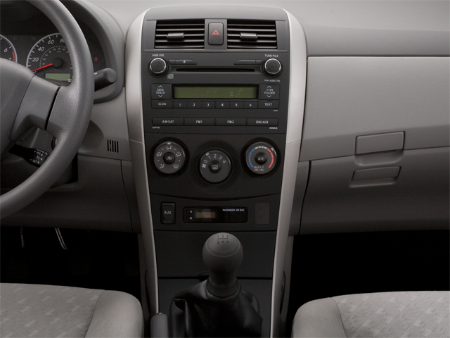 2010 Toyota Corolla 4dr Sdn Man (Natl)