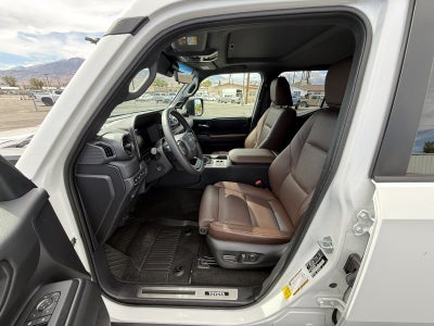 2025 Toyota Land Cruiser 4WD (Natl)