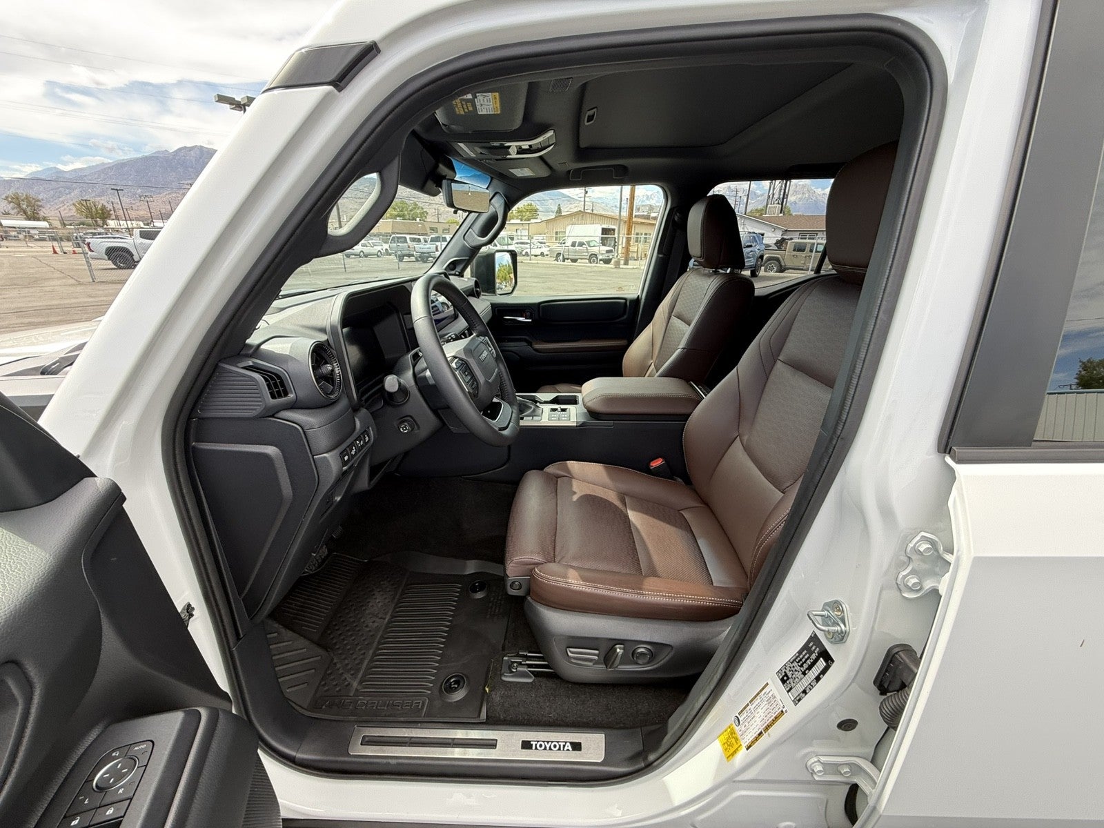 2025 Toyota Land Cruiser 4WD (Natl)