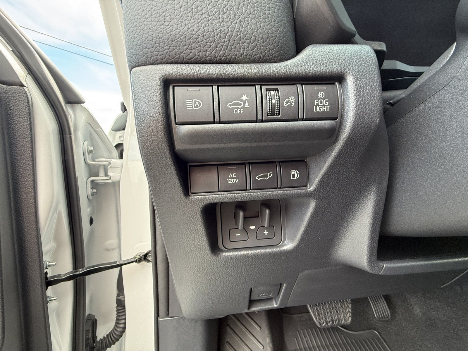 2025 Toyota Land Cruiser 4WD (Natl)
