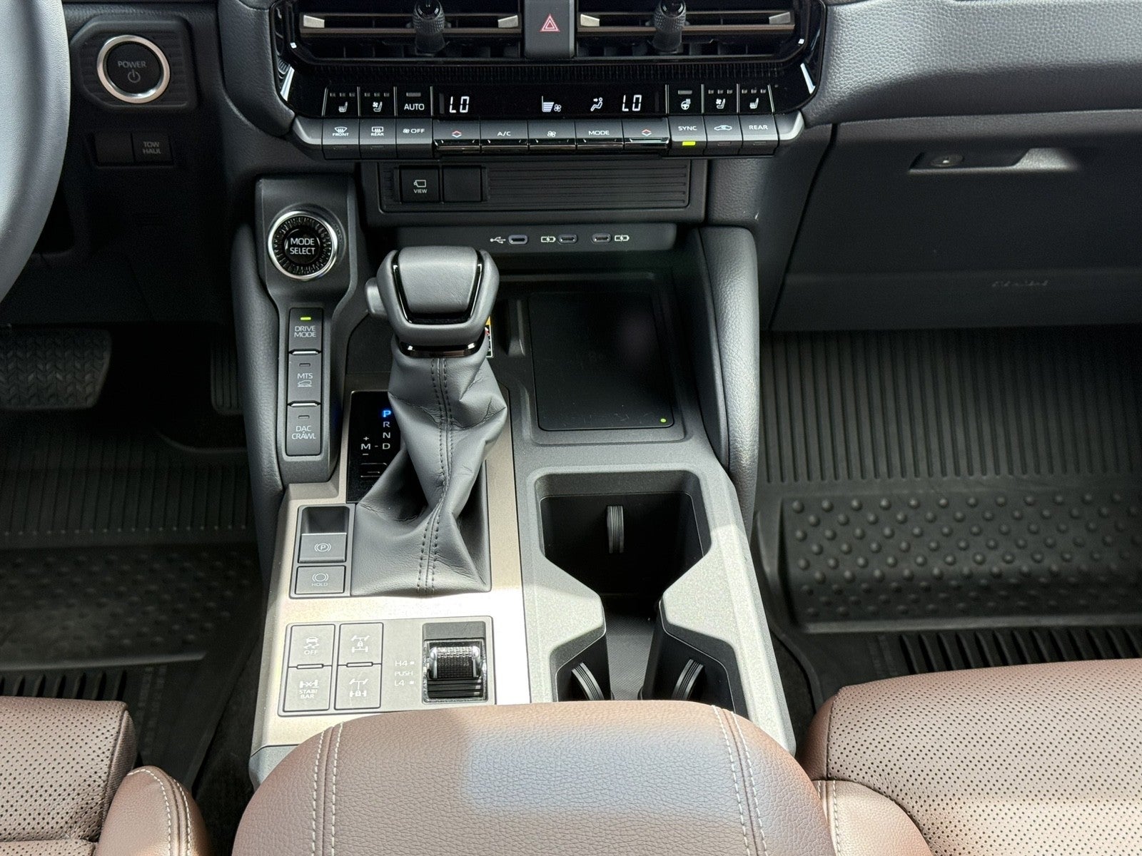 2025 Toyota Land Cruiser 4WD (Natl)