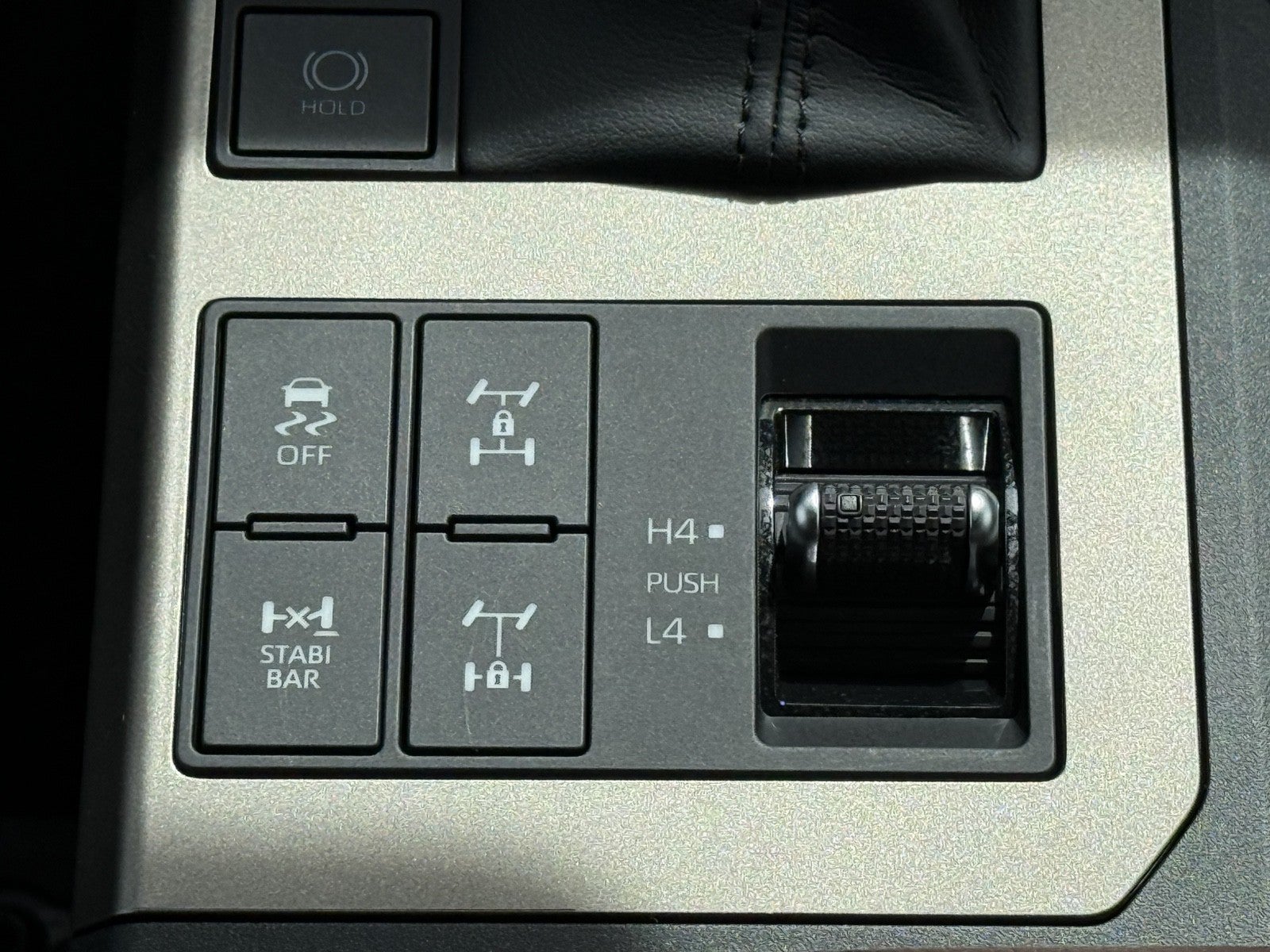 2025 Toyota Land Cruiser 4WD (Natl)