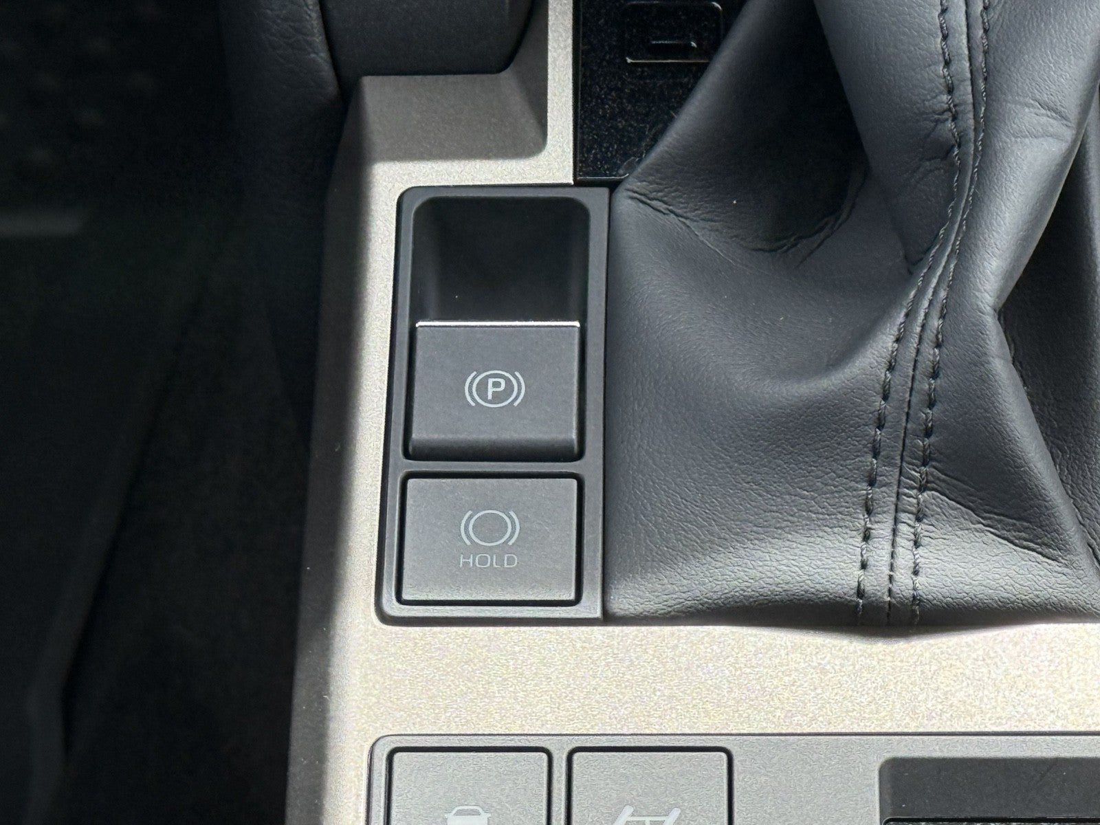 2025 Toyota Land Cruiser 4WD (Natl)