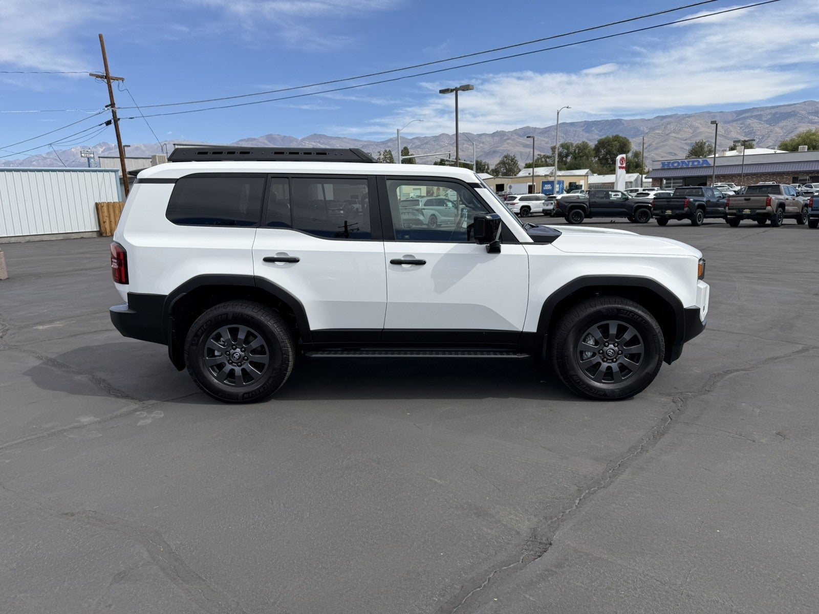 2025 Toyota Land Cruiser 4WD (Natl)