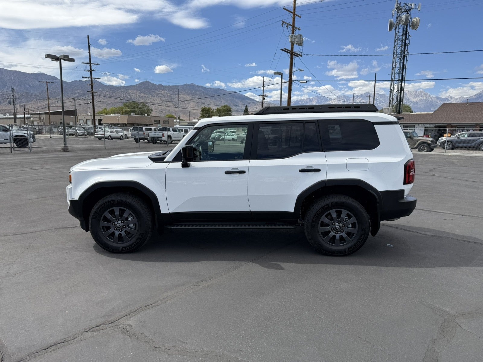 2025 Toyota Land Cruiser 4WD (Natl)