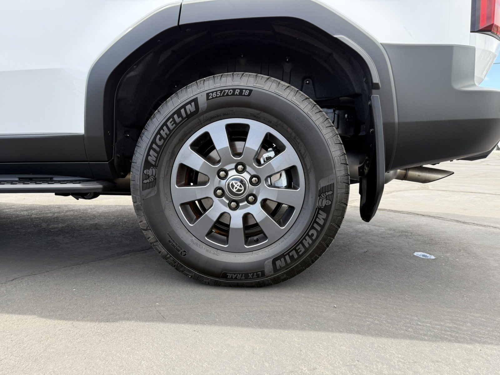 2025 Toyota Land Cruiser 4WD (Natl)